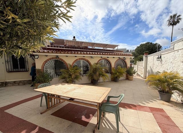 4 Zimmer Villa zu verkaufen in Benalmadena Costa, Benalmádena mit Pool Garage - 750.000 € (Ref: 9656011)