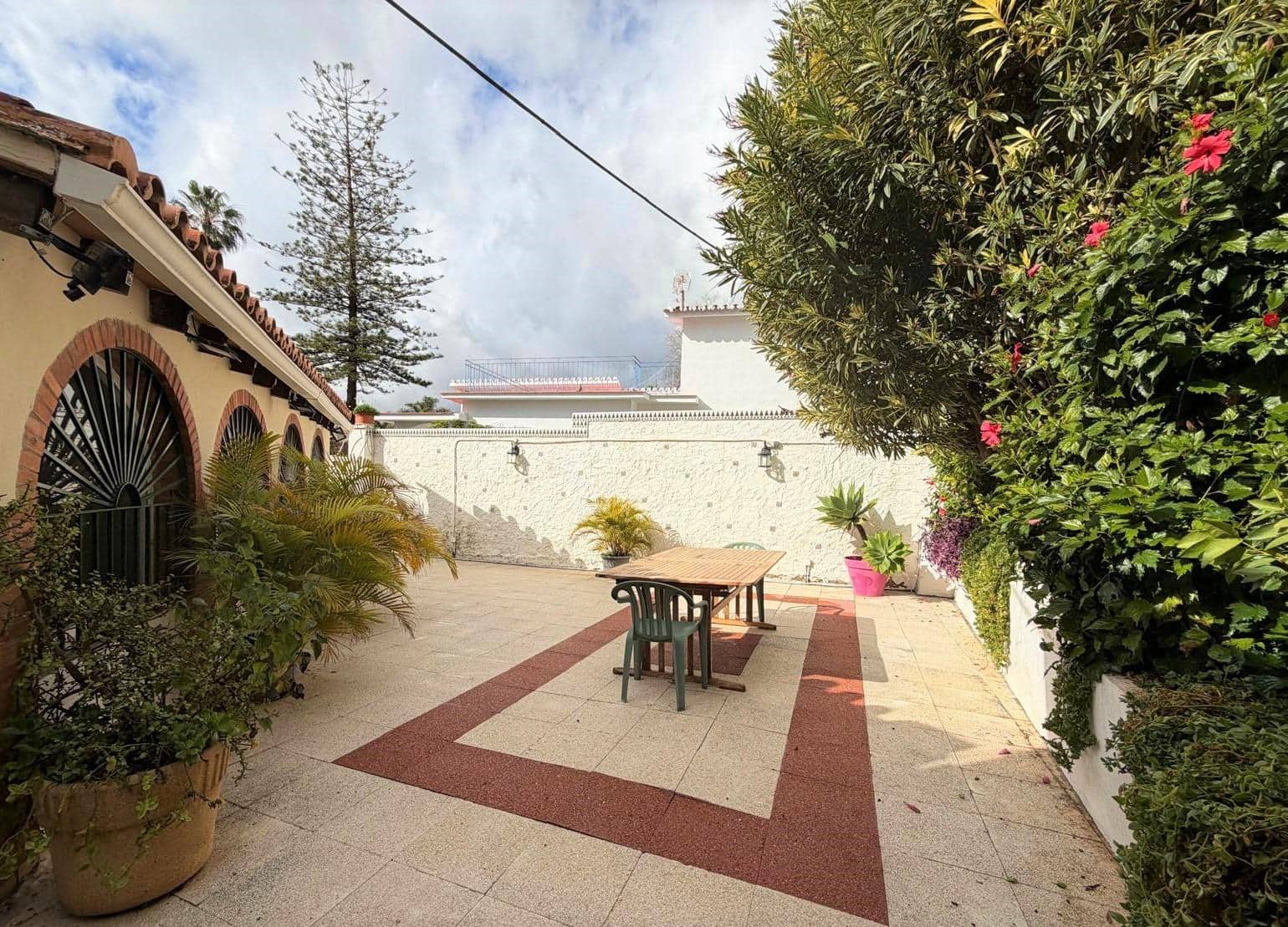 4 Zimmer Villa zu verkaufen in Benalmadena Costa mit Pool Garage - 750.000 € (Ref: 9656011)