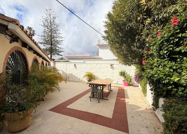 4 Zimmer Villa zu verkaufen in Benalmadena Costa, Benalmádena mit Pool Garage - 750.000 € (Ref: 9656011)