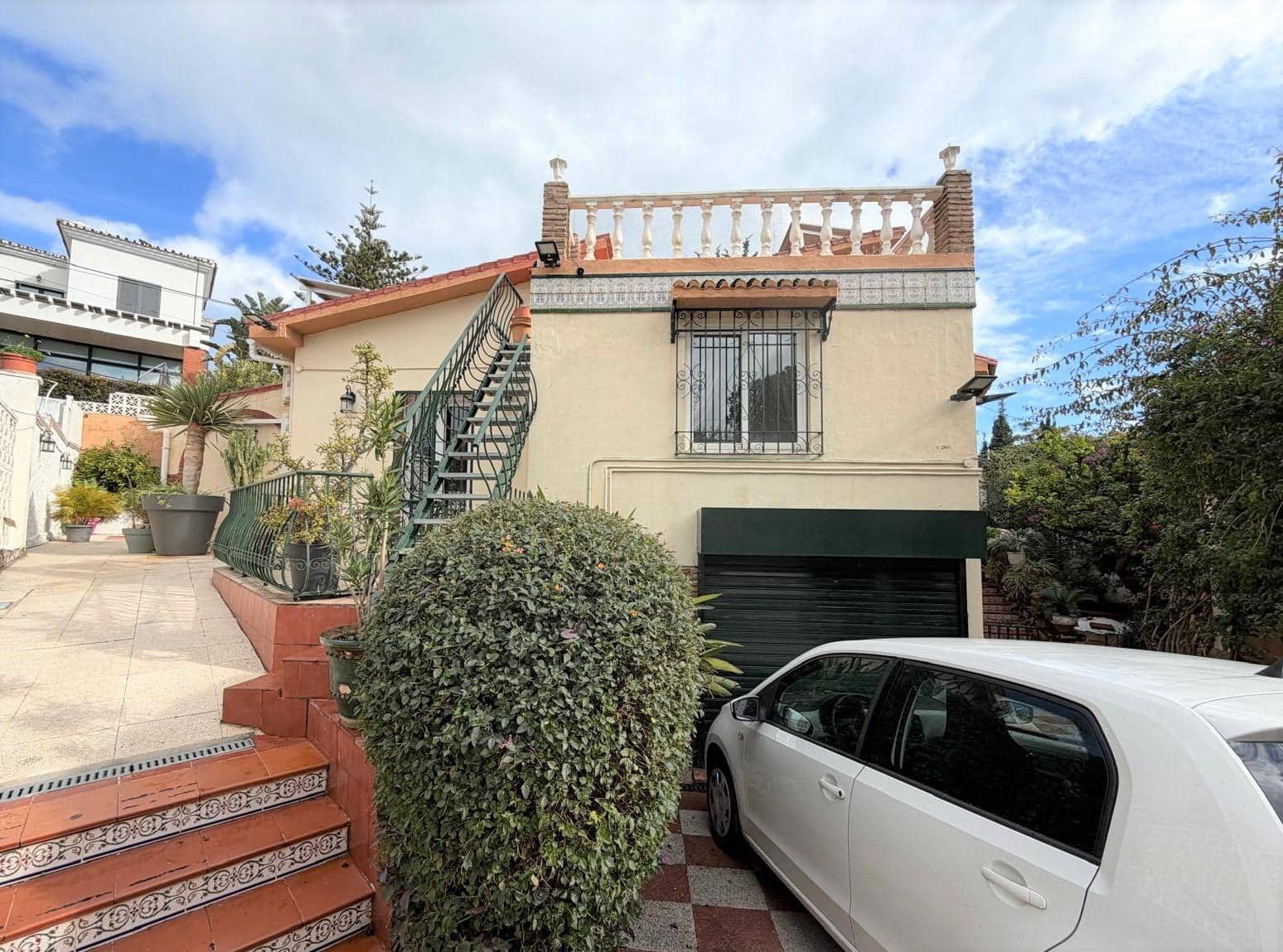 4 Zimmer Villa zu verkaufen in Benalmadena Costa mit Pool Garage - 750.000 € (Ref: 9656011)