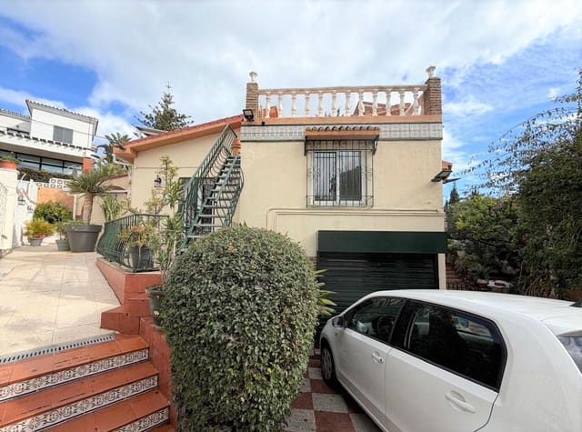 4 Zimmer Villa zu verkaufen in Benalmadena Costa, Benalmádena mit Pool Garage - 750.000 € (Ref: 9656011)