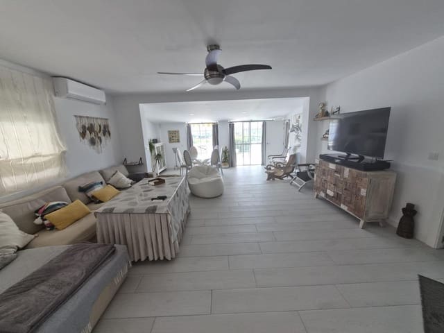 3 chambre Villa/Maison à vendre à Cártama avec piscine garage - 525 000 € (Ref: 9656821)