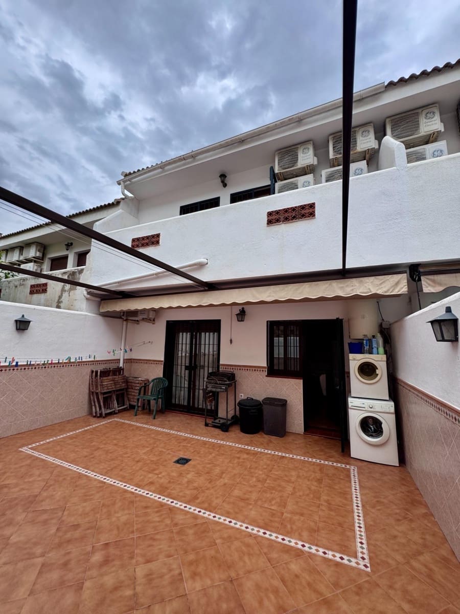 4 Zimmer Reihenhaus zu verkaufen in Benalmadena mit Garage - 410.000 € (Ref: 9656823)