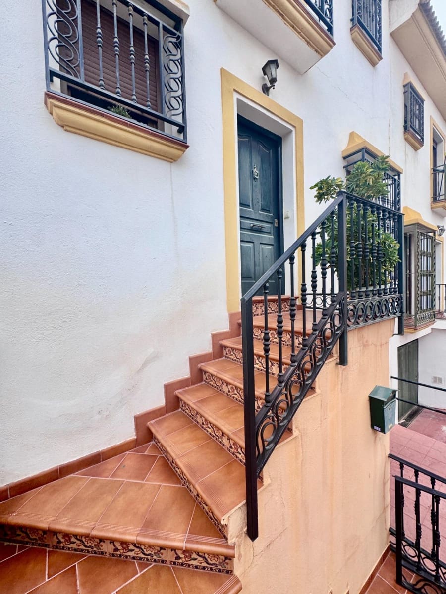 4 Zimmer Reihenhaus zu verkaufen in Benalmadena mit Garage - 410.000 € (Ref: 9656823)