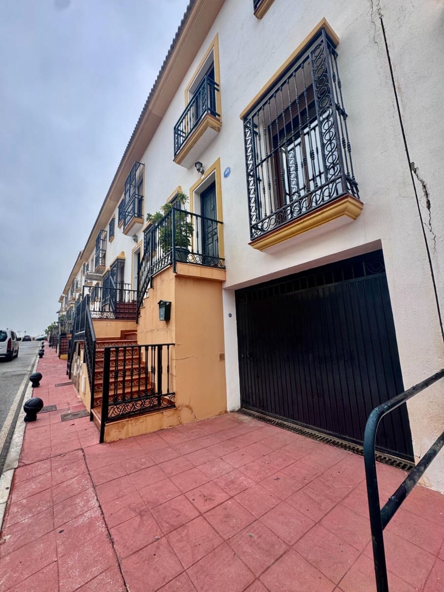 4 Zimmer Reihenhaus zu verkaufen in Benalmadena mit Garage - 410.000 € (Ref: 9656823)