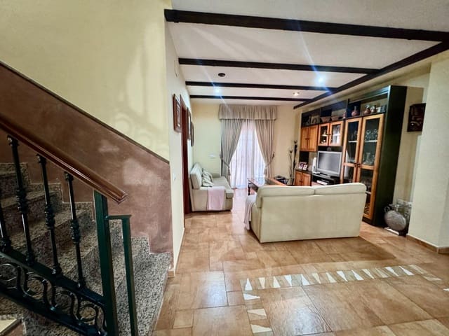4 soverom Rekkehus til salgs i Benalmádena med garasje - € 410 000 (Ref: 9656823)