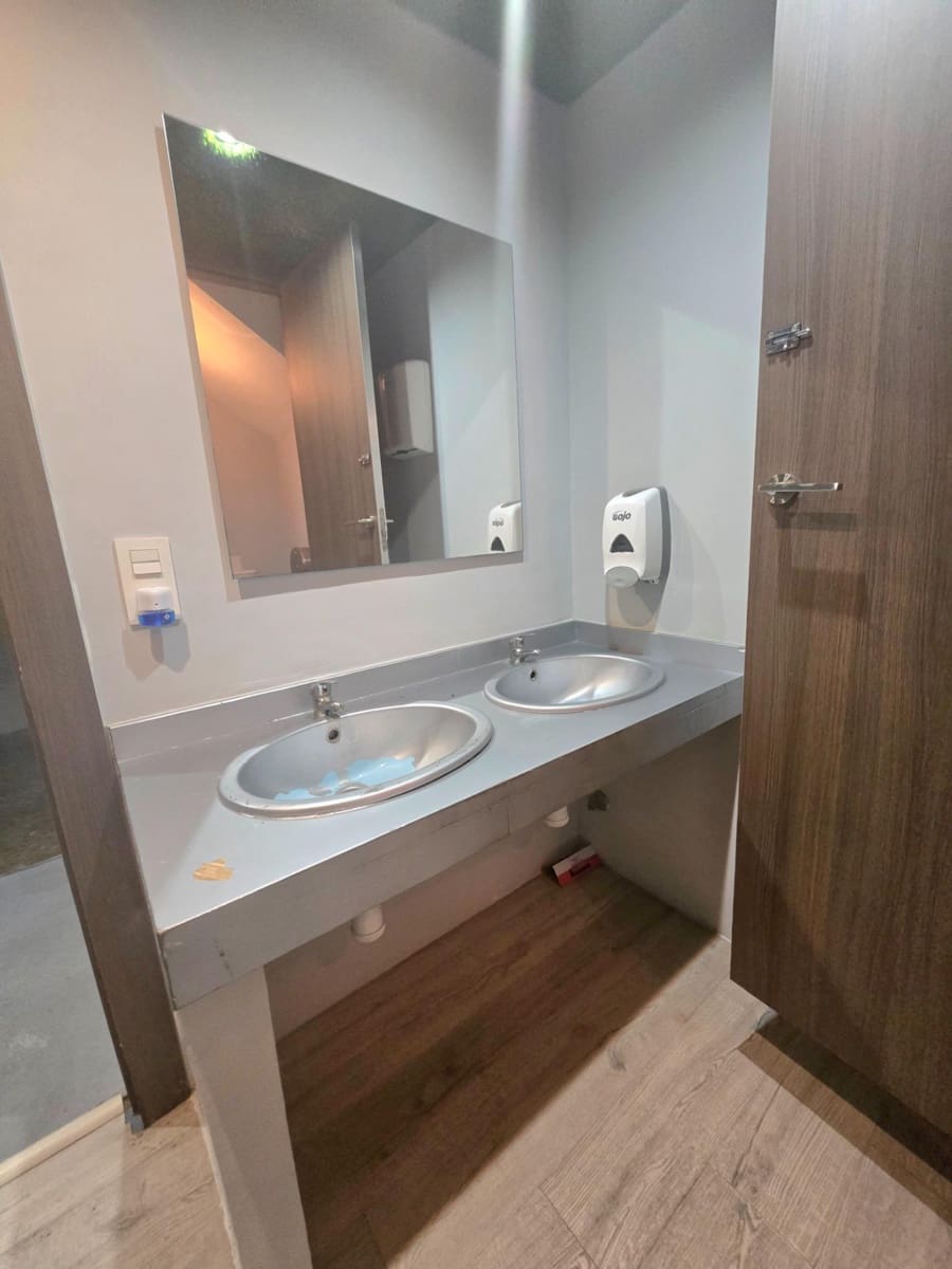 Kaupallinen myytävänä paikassa Torremolinos - 290 000 € (Ref: 9656885)