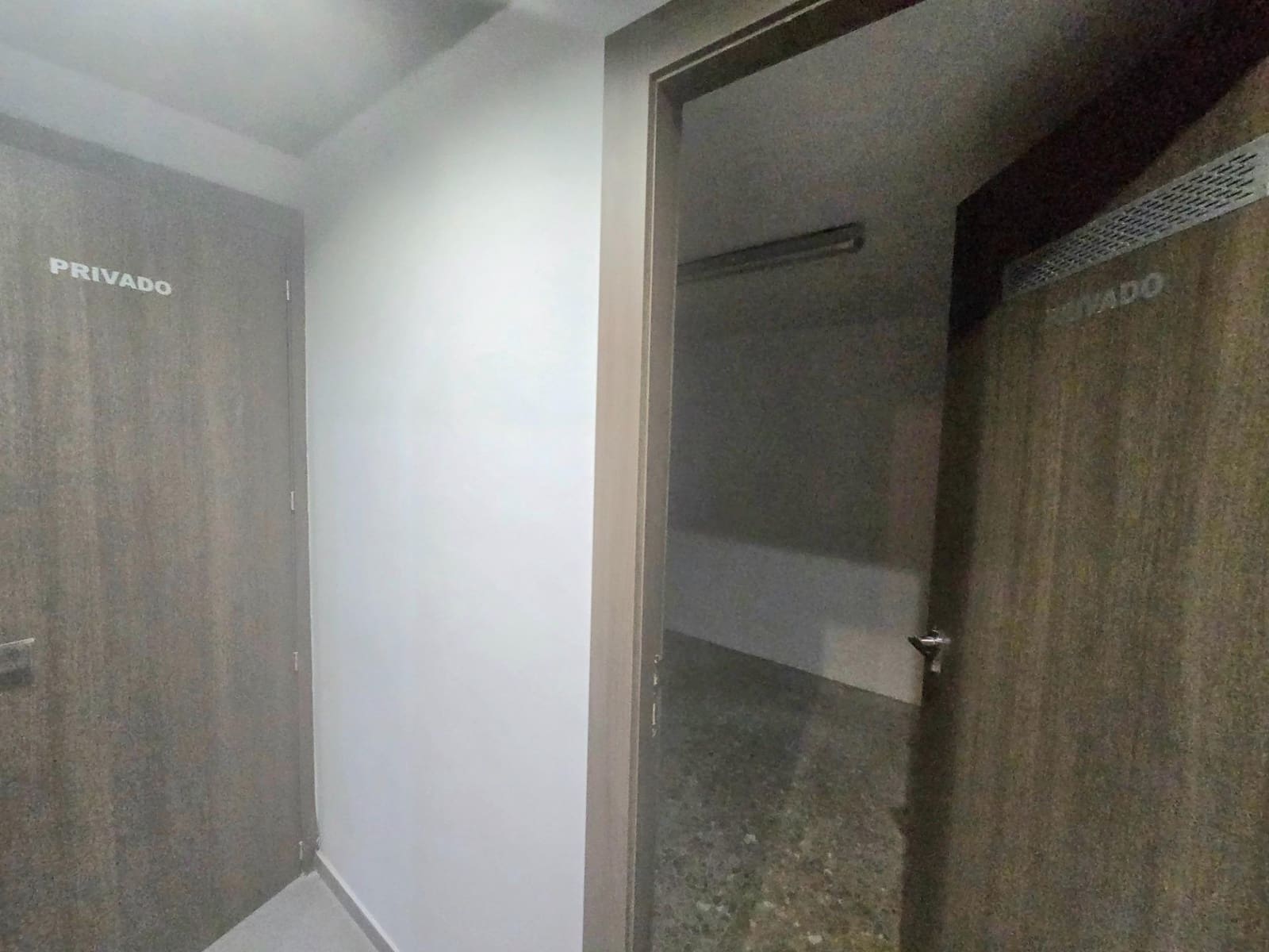 Kaupallinen myytävänä paikassa Torremolinos - 290 000 € (Ref: 9656885)