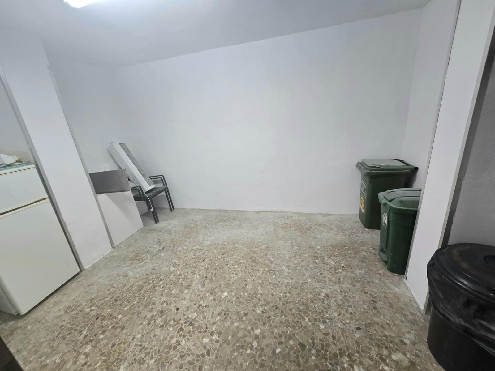 Kaupallinen myytävänä paikassa Torremolinos - 290 000 € (Ref: 9656885)