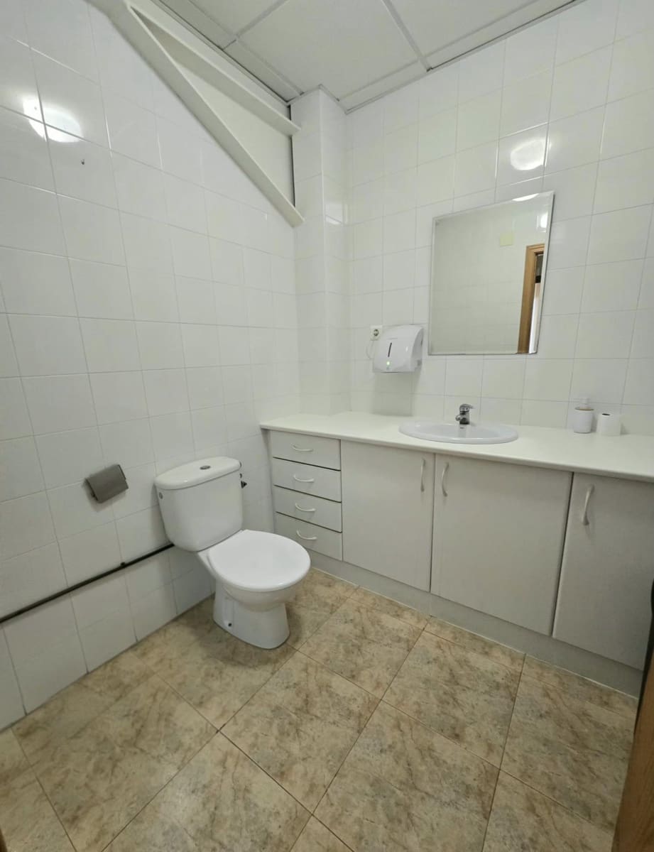 Office for rent in Arroyo de la Miel - € 2,500 (Ref: 9656892)