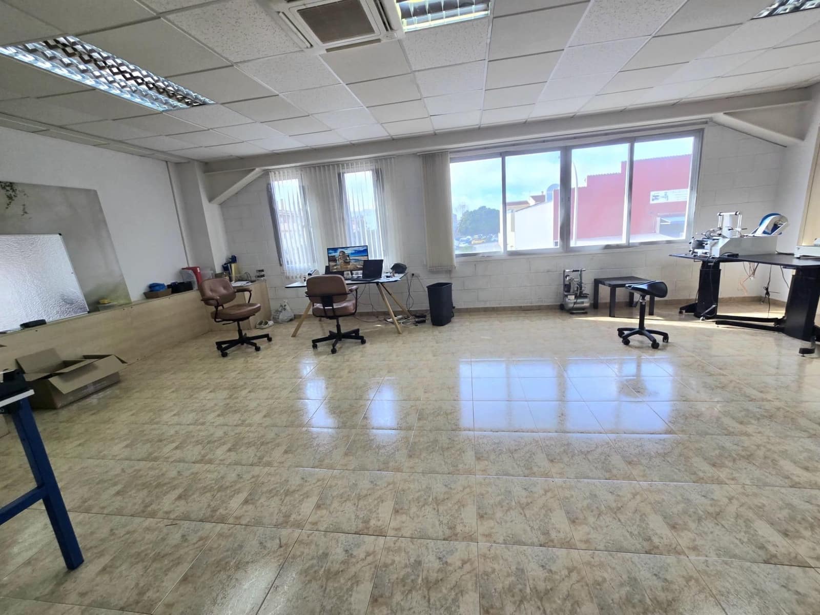 Office for rent in Arroyo de la Miel - € 2,500 (Ref: 9656892)
