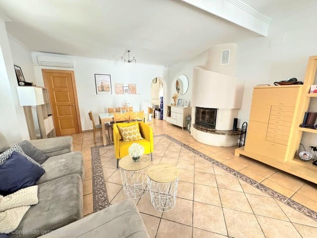 4 quarto Moradia em Banda para venda em Fuengirola com piscina - 690 000 € (Ref: 9656897)