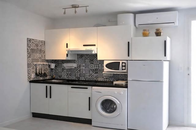 Studio for sale in Benalmadena Costa, Benalmádena with pool - € 148,500 (Ref: 9656898)