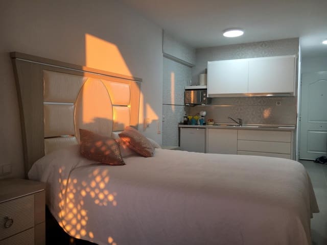 Yksiö myytävänä paikassa Arroyo de la Miel, Benalmádena mukana uima-altaan - 159 000 € (Ref: 9656904)