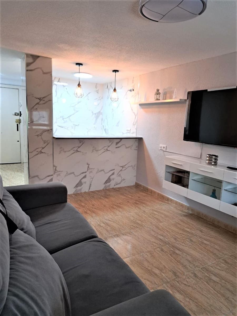 2 bedroom Flat for sale in Torremolinos with pool - € 273,000 (Ref: 9656905)