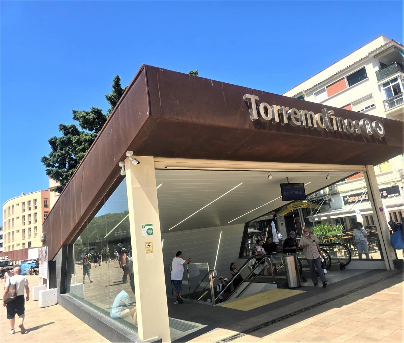 2 bedroom Flat for sale in Torremolinos with pool - € 273,000 (Ref: 9656905)