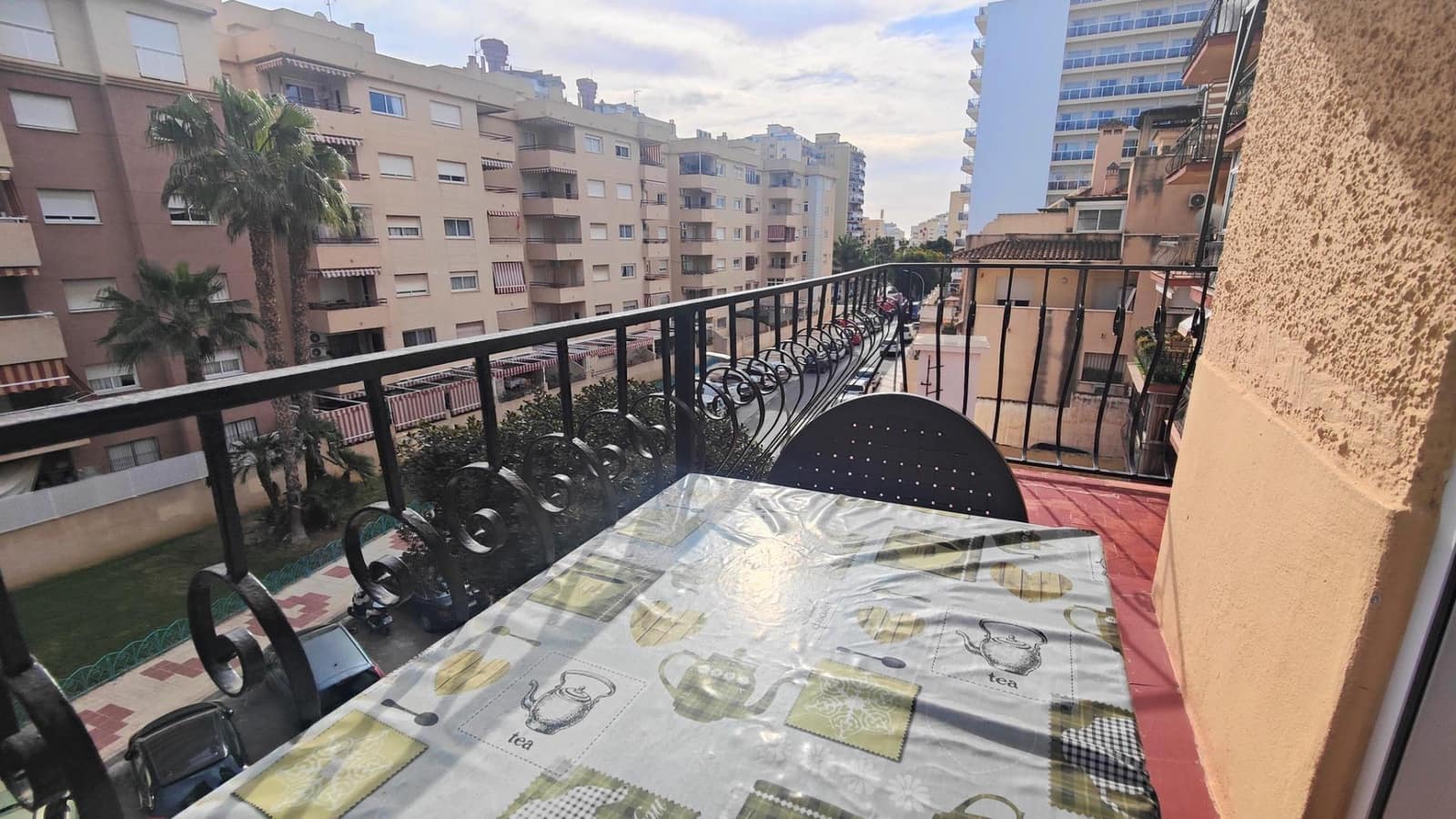 Piso de 2 habitaciones en Torremolinos en venta - 255.000 € (Ref: 9656906)