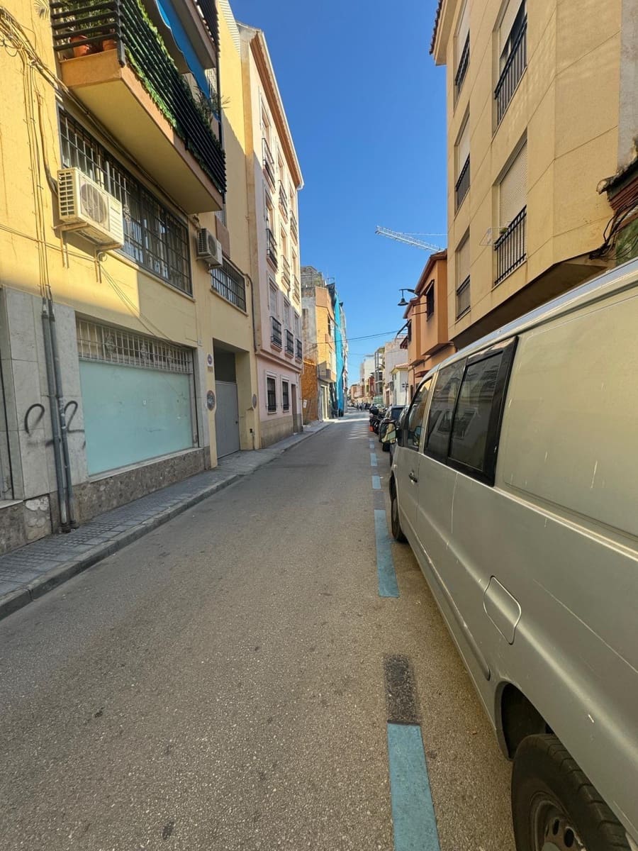 Ruine zu verkaufen in Malaga Stadt - 299.000 € (Ref: 9656912)