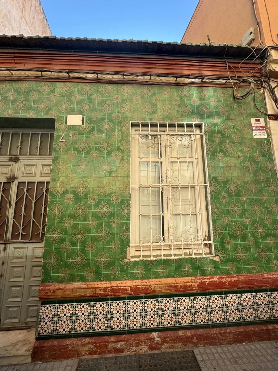 Ruine zu verkaufen in Malaga Stadt - 299.000 € (Ref: 9656912)