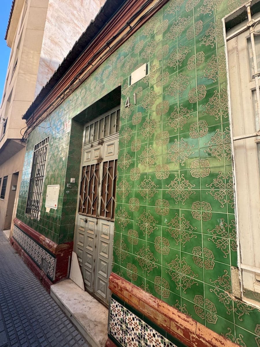 Ruine zu verkaufen in Malaga Stadt - 299.000 € (Ref: 9656912)