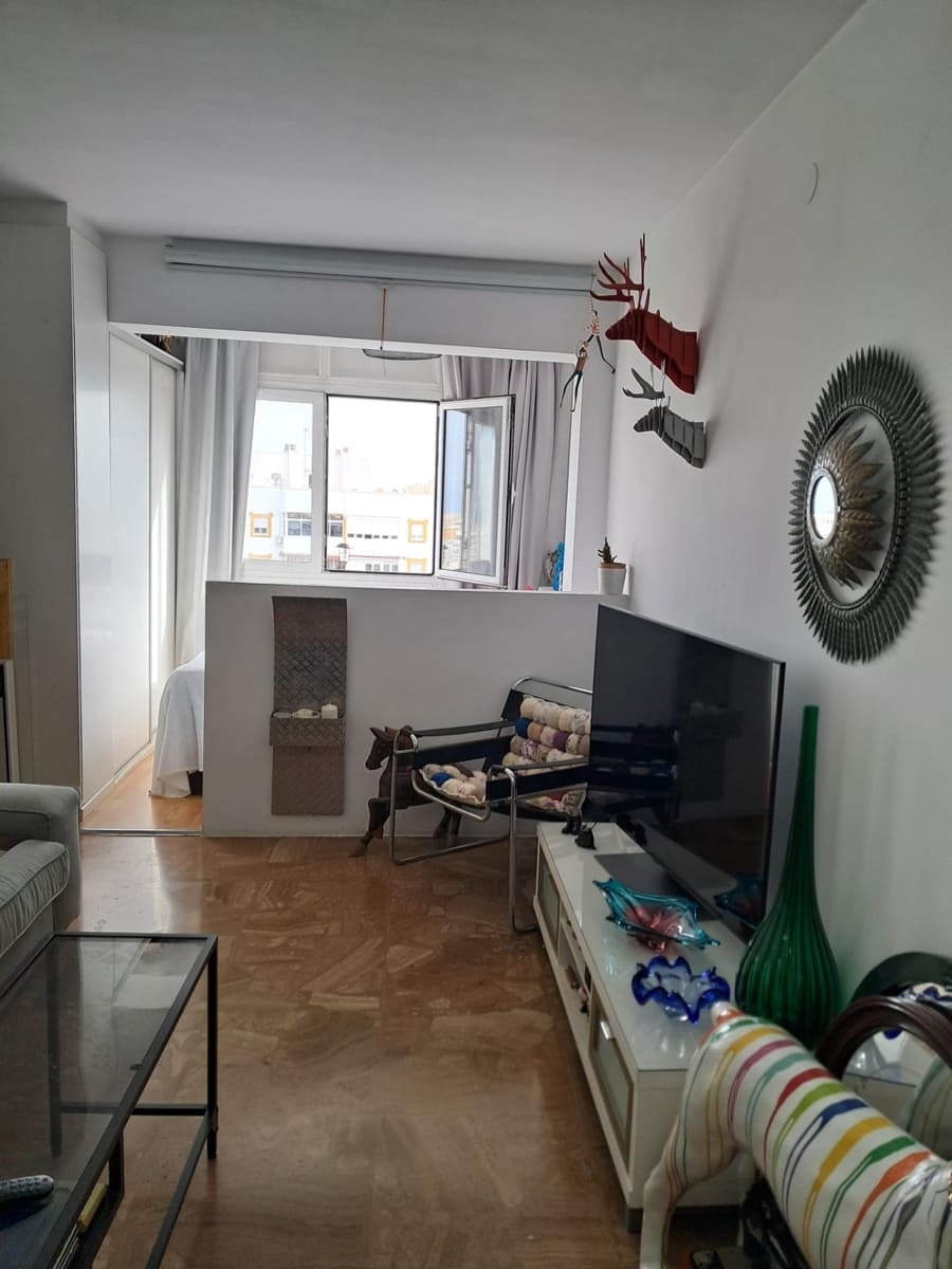 Studio till salu i Torremolinos med pool - 169 000 € (Ref: 9656913)