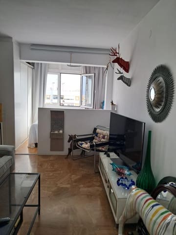 Studio till salu i Torremolinos med pool - 169 000 € (Ref: 9656913)