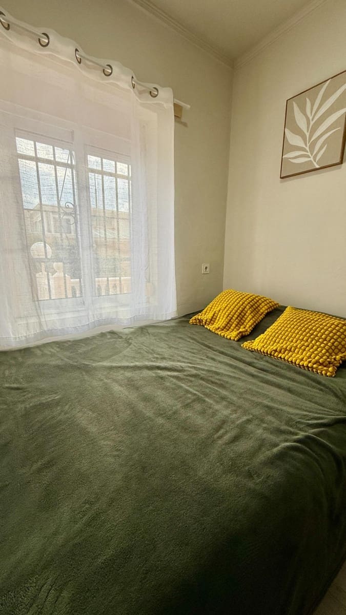 2 bedroom Flat for sale in Torremolinos with pool - € 279,000 (Ref: 9656916)