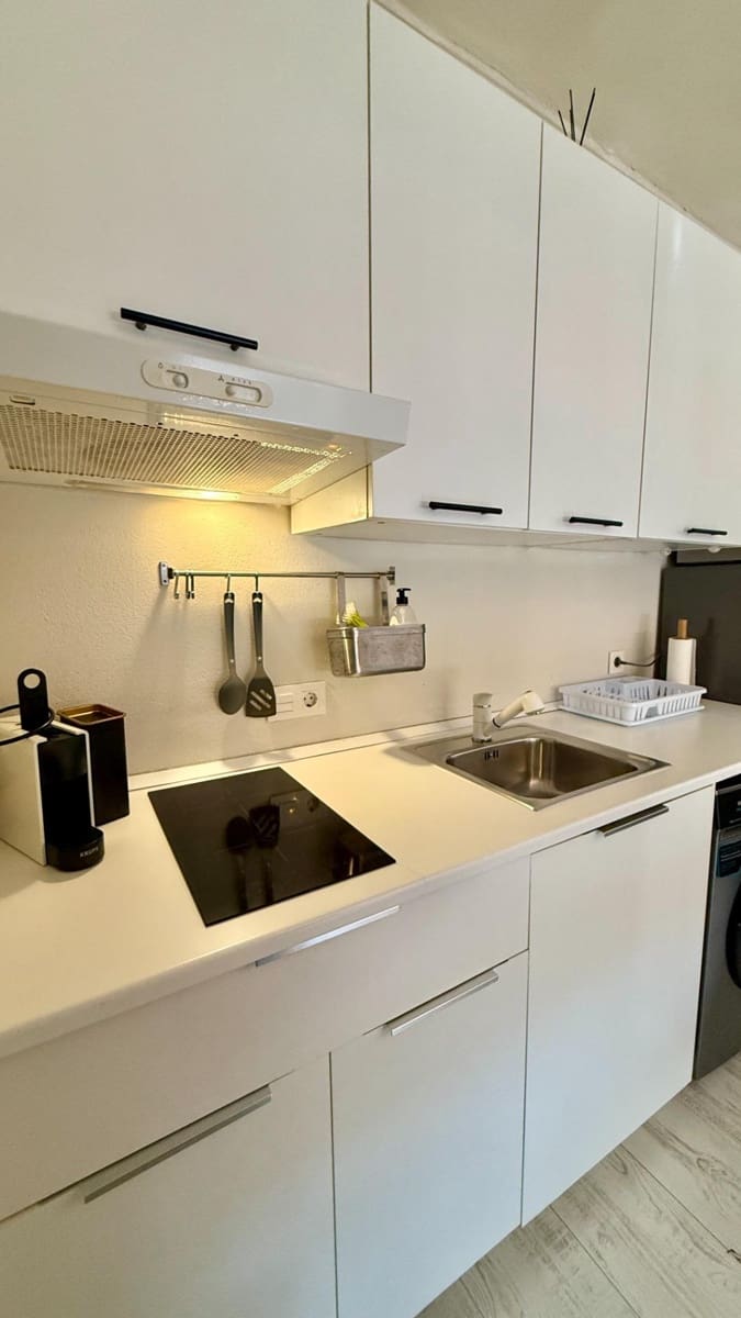 2 bedroom Flat for sale in Torremolinos with pool - € 279,000 (Ref: 9656916)