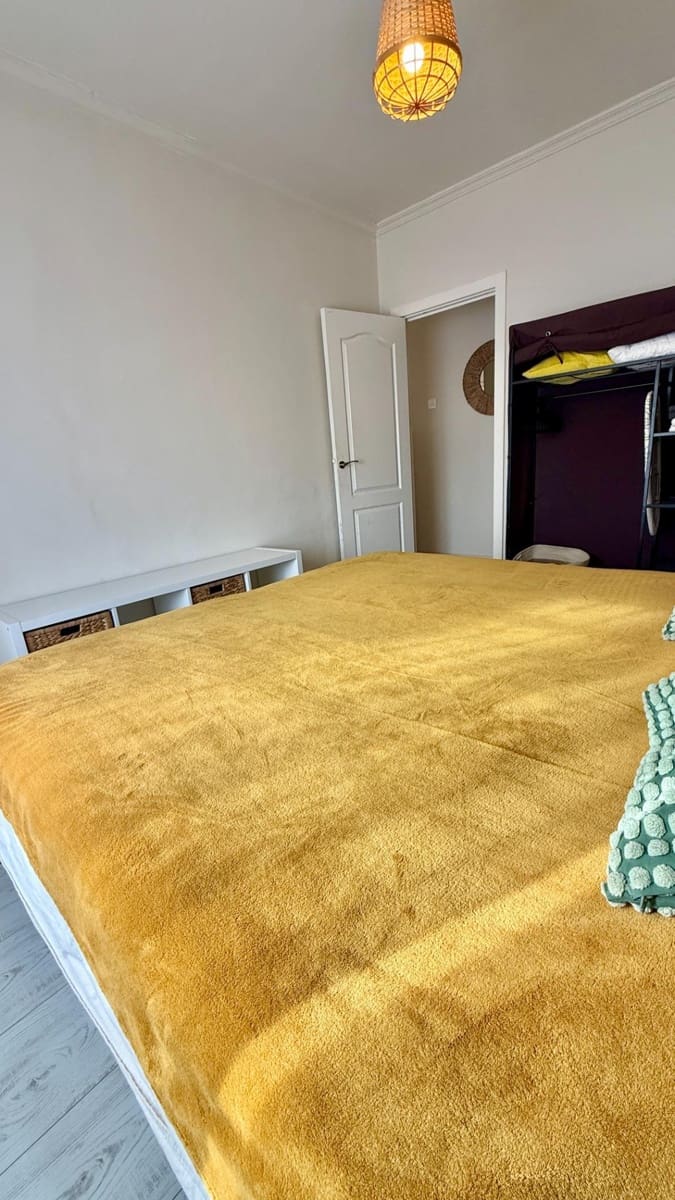 2 bedroom Flat for sale in Torremolinos with pool - € 279,000 (Ref: 9656916)