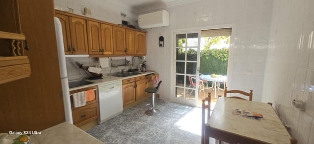 Chalet de 2 habitaciones en Torremolinos en venta con garaje - 635.000 € (Ref: 9656923)