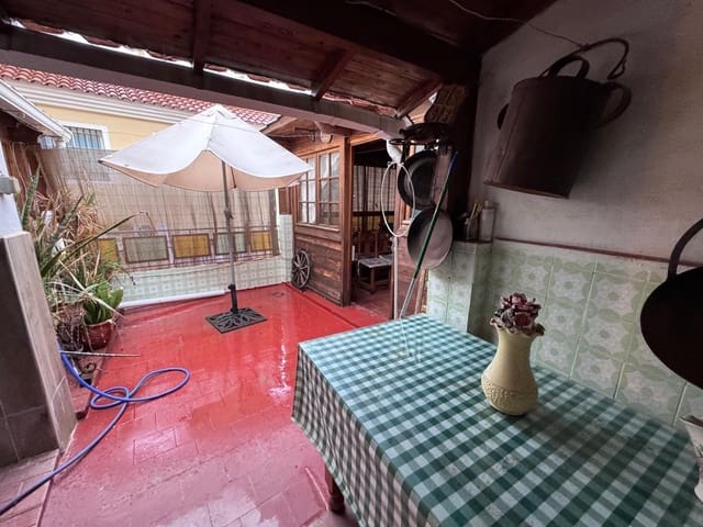 4 quarto Casa em Banda para venda em Capuchinos, Málaga cidade - 440 000 € (Ref: 9656925)