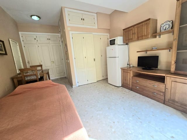 Studio till salu i Benalmádena med pool - 149 500 € (Ref: 9656929)