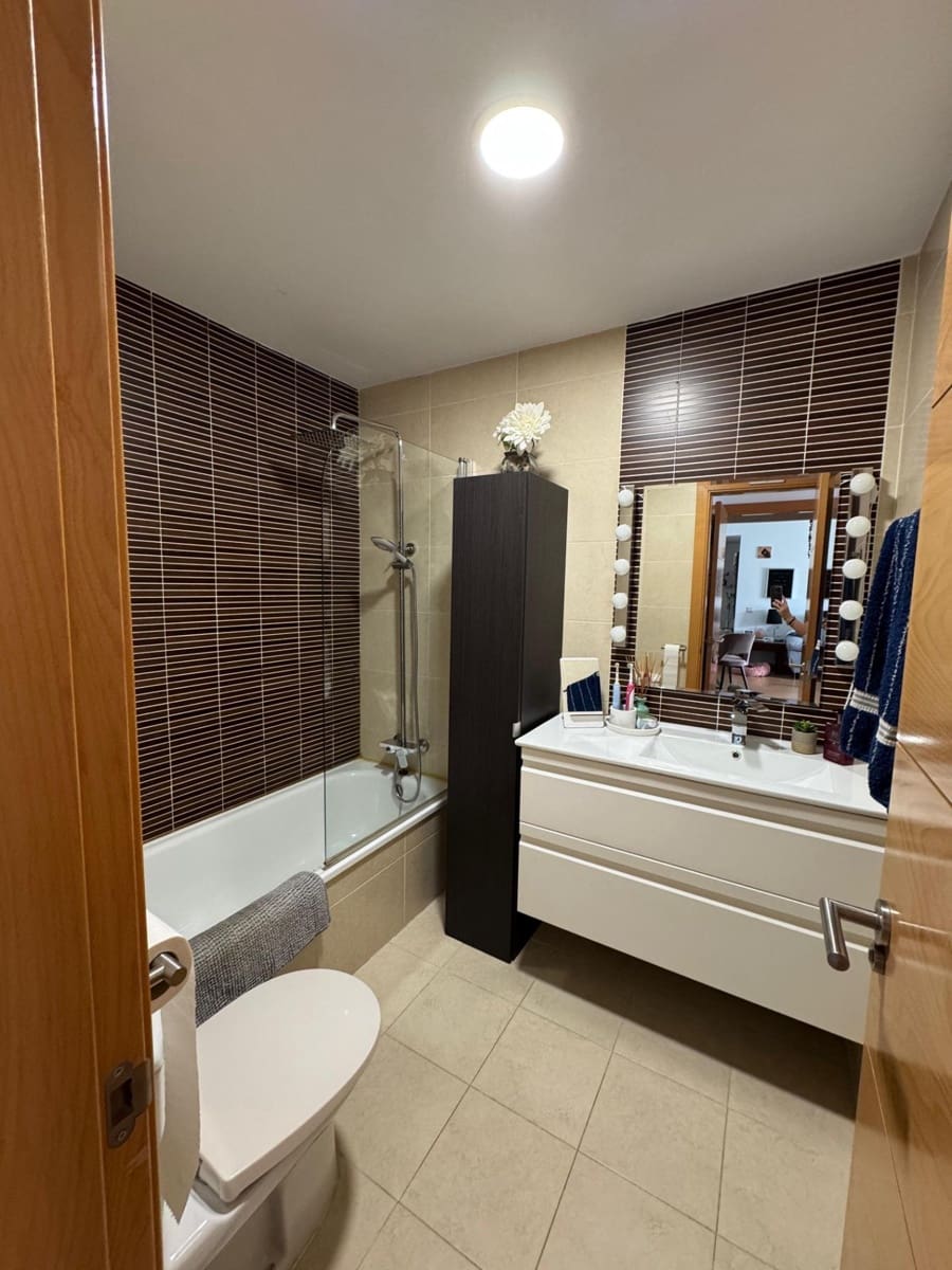 Piso de 2 habitaciones en Benalmádena en venta con piscina garaje - 335.000 € (Ref: 9656932)