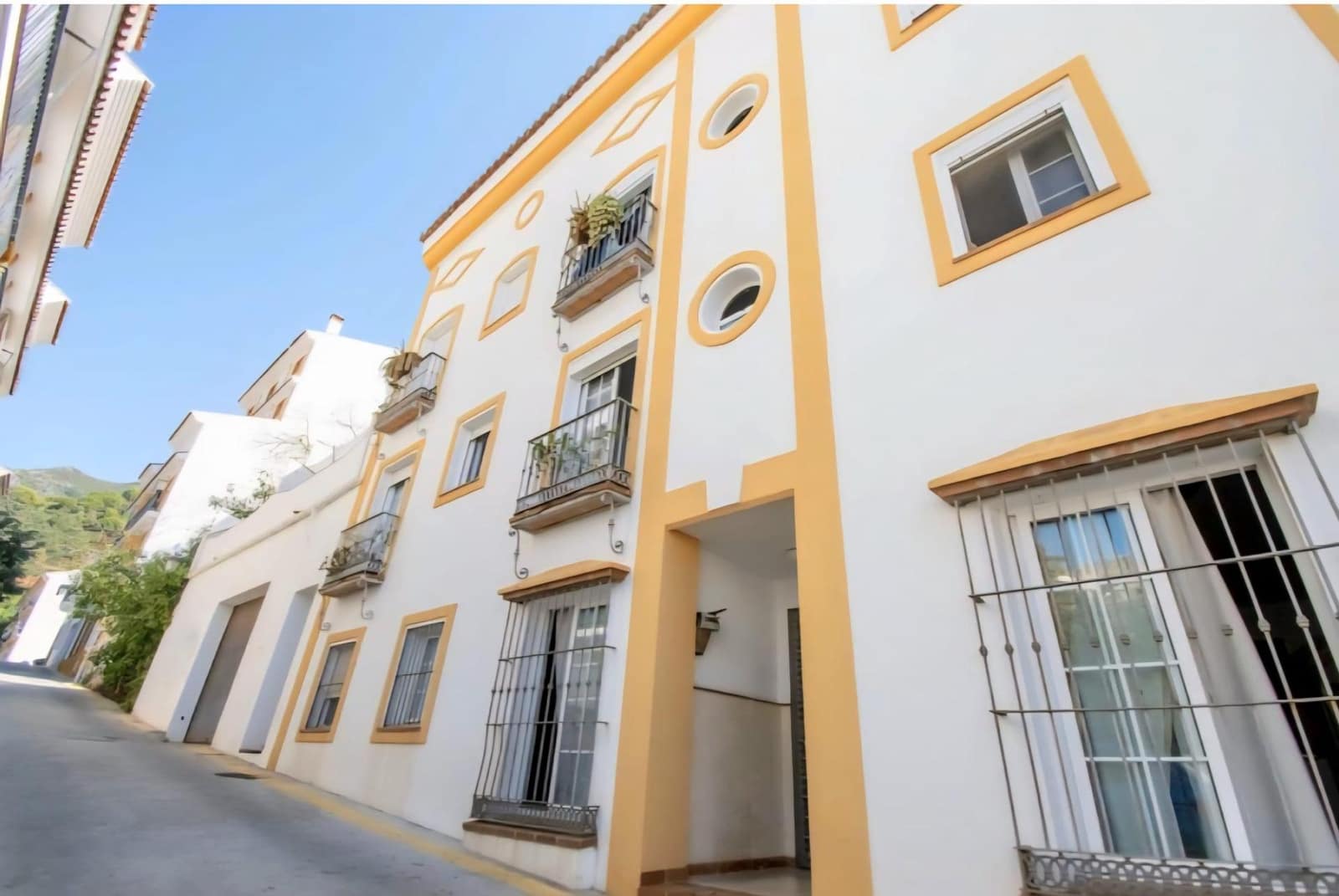 2 quarto Apartamento para venda em Ojen com garagem - 230 000 € (Ref: 9656933)
