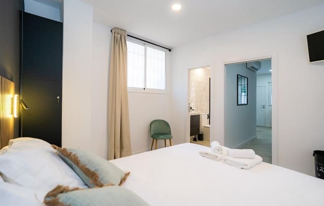 1 slaapkamer Flat te koop in Carretera de Cadiz, Málaga stad met zwembad - € 215.000 (Ref: 9659353)