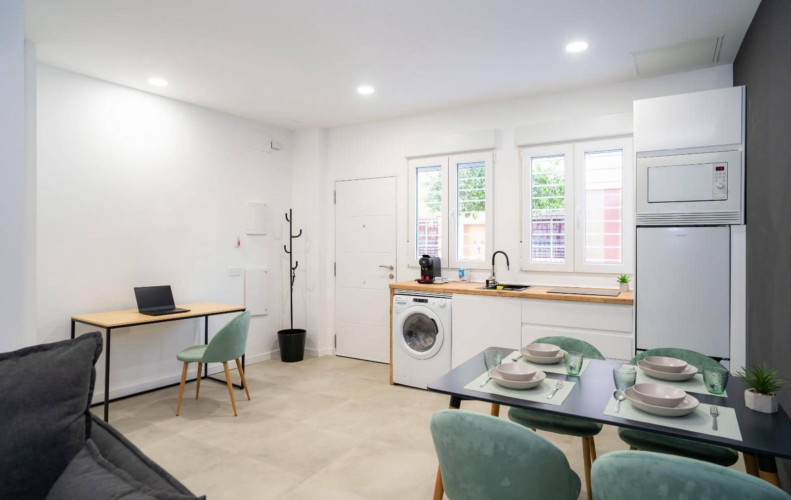 1 slaapkamer Flat te koop in Malaga stad met zwembad - € 215.000 (Ref: 9659353)