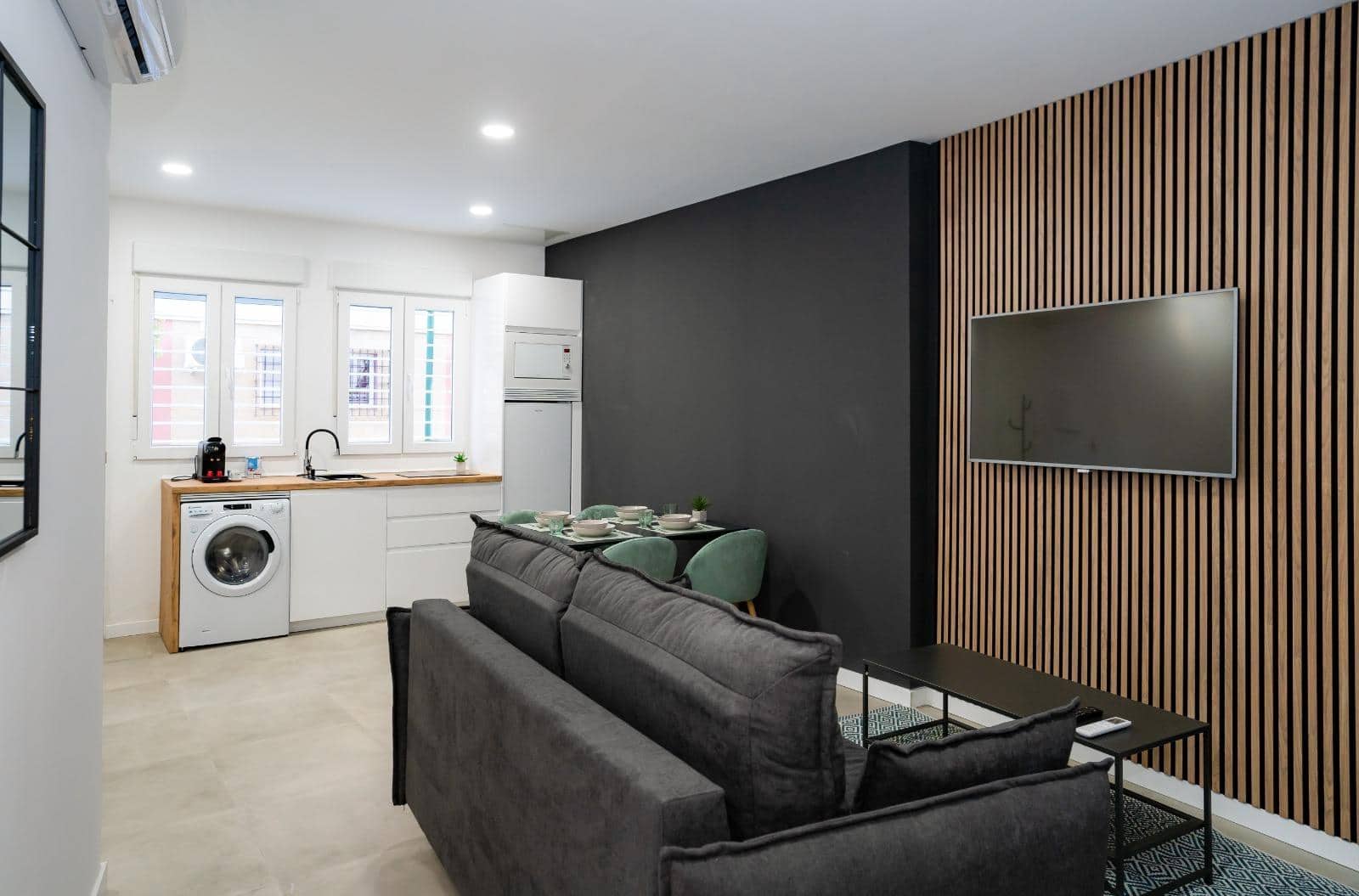 1 slaapkamer Flat te koop in Malaga stad met zwembad - € 215.000 (Ref: 9659353)