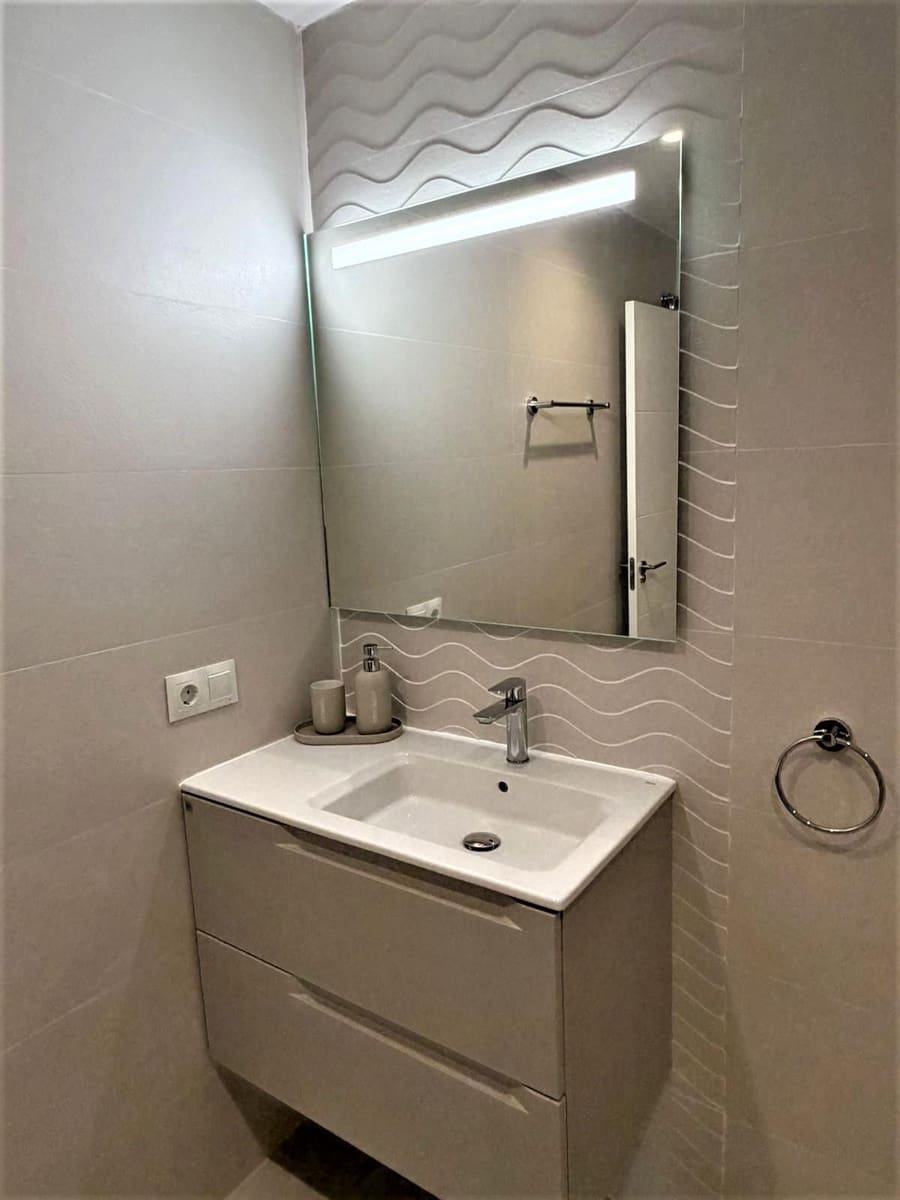 Studio for sale in Torremolinos - € 229,000 (Ref: 9674143)