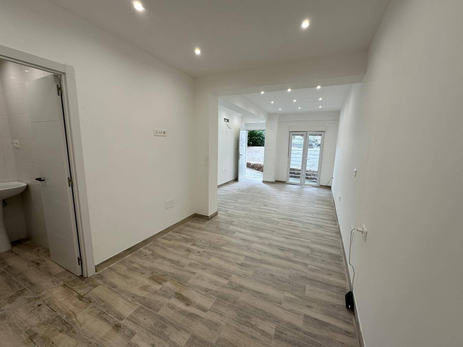 Flat for sale in Torremolinos - € 147,000 (Ref: 9674144)