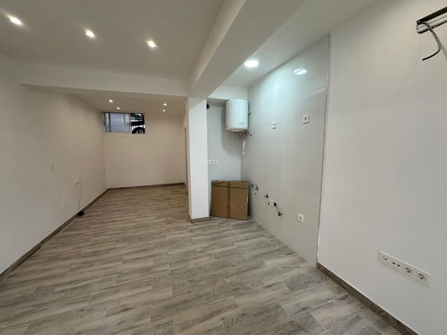 Flat for sale in Torremolinos - € 147,000 (Ref: 9674144)