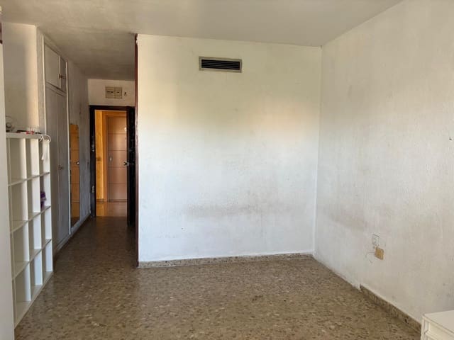 Studio for sale in Torremolinos - € 138,000 (Ref: 9677414)