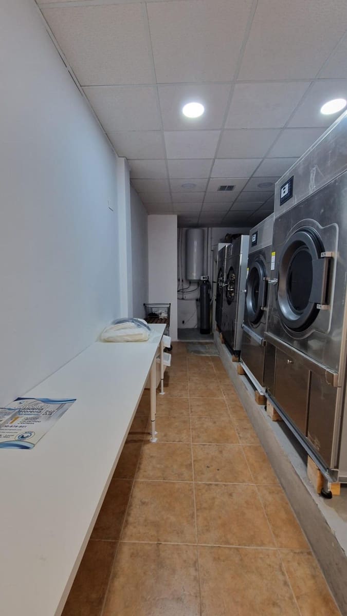 Komercyjne na sprzedaż w Benalmadena - 32 000 € (Ref: 9686352)