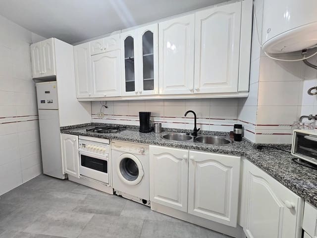 3 soveværelse Lejlighed til salg i Torremolinos med swimmingpool garage - € 415.000 (Ref: 9686353)