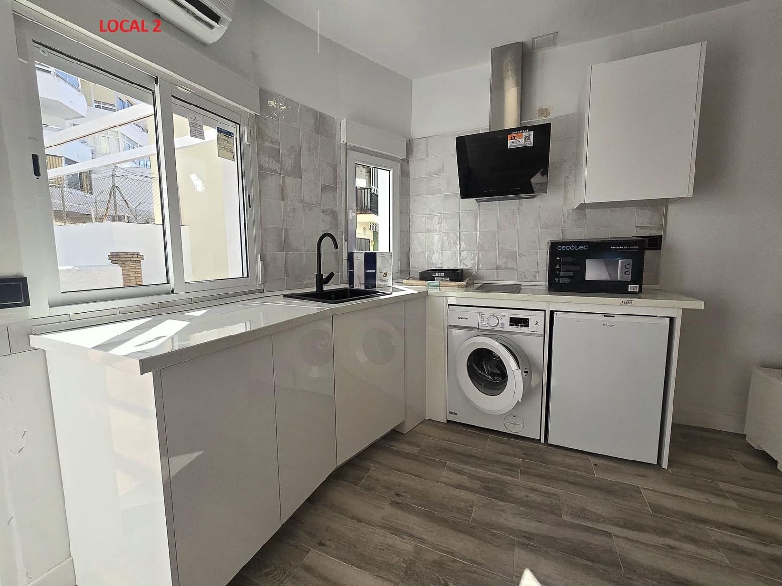 Commercieel te koop in Torremolinos - € 255.000 (Ref: 9690547)