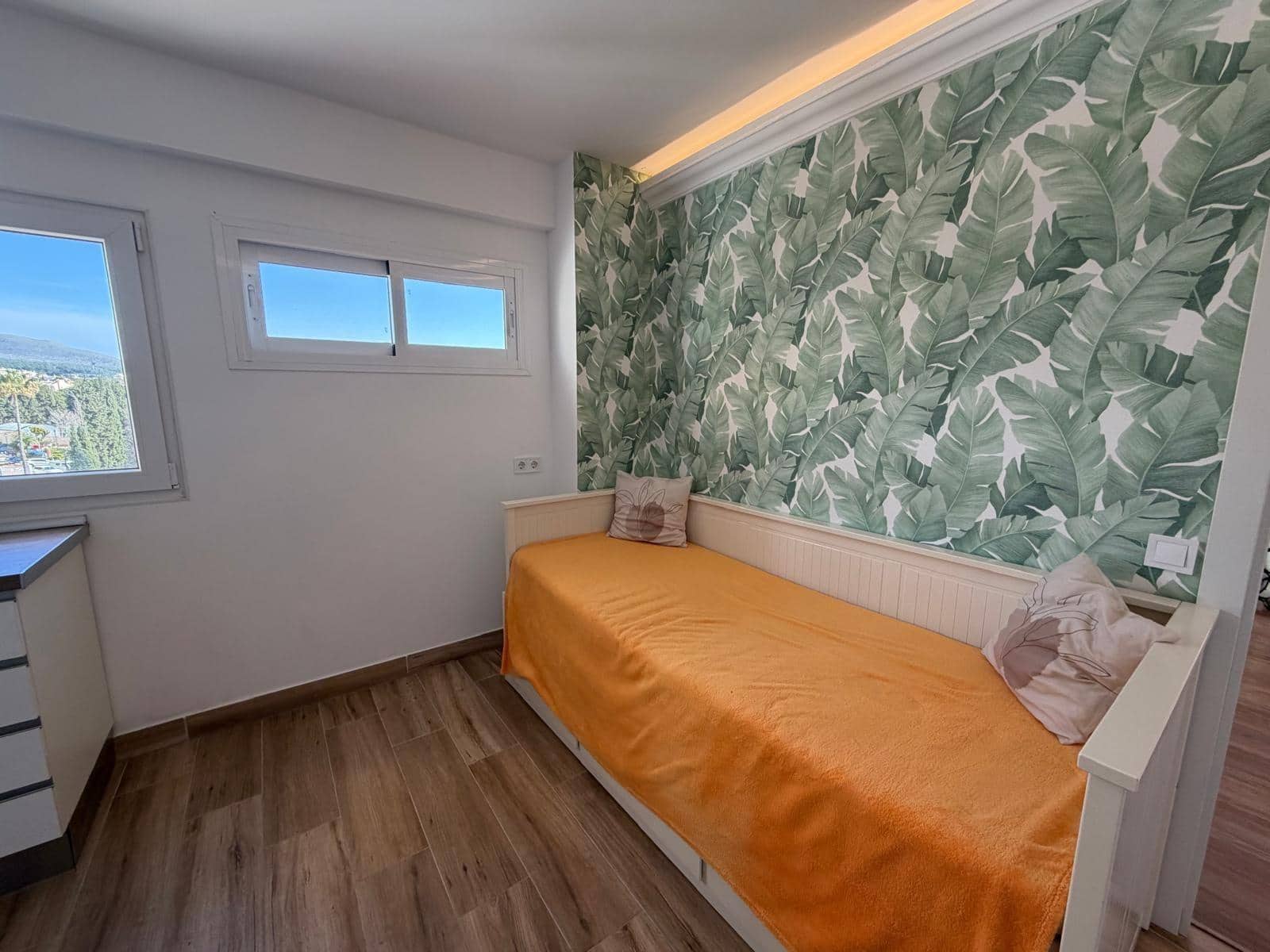 1 bedroom Apartment for sale in Benalmadena with pool - € 215,000 (Ref: 9711918)