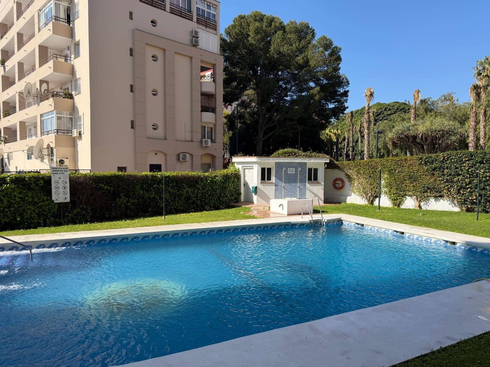 1 bedroom Apartment for sale in Benalmadena with pool - € 215,000 (Ref: 9711918)