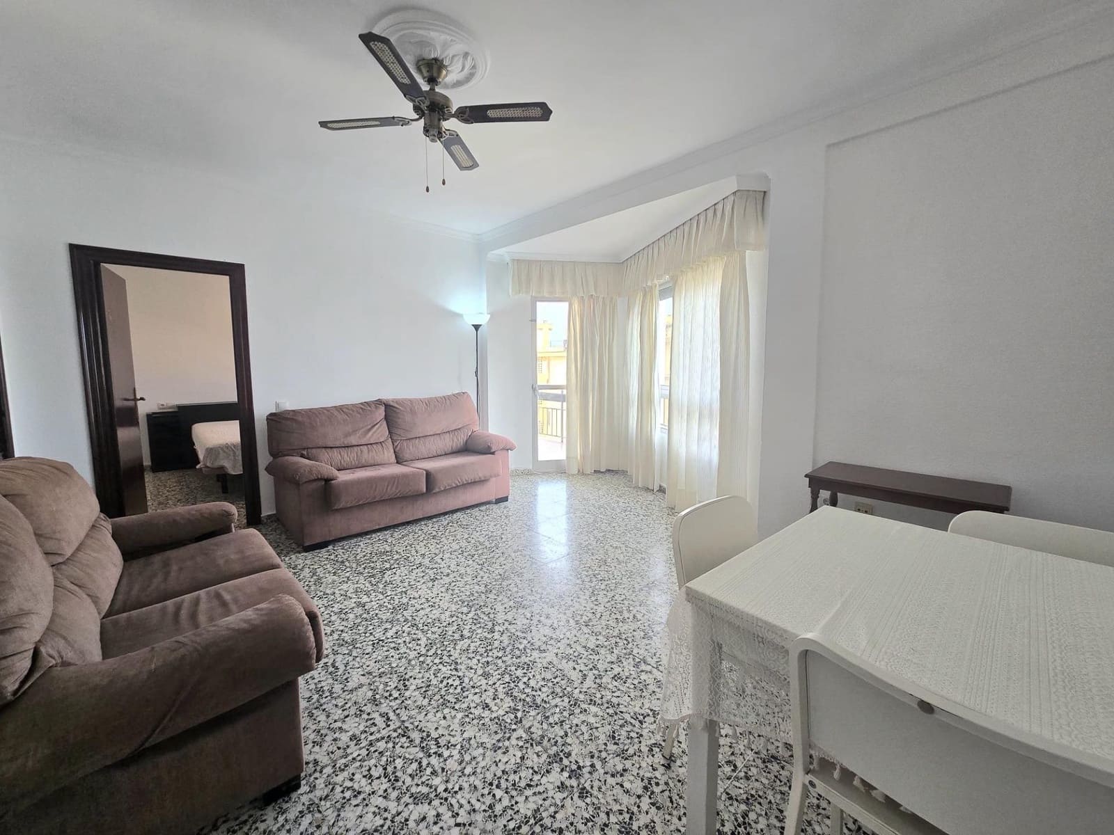 3 bedroom Flat for rent in Churriana with pool - € 1,100 (Ref: 9711920)