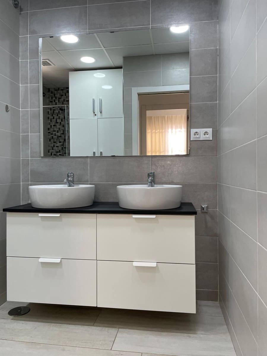 2 bedroom Apartment for sale in Torremolinos with pool - € 325,000 (Ref: 9721625)