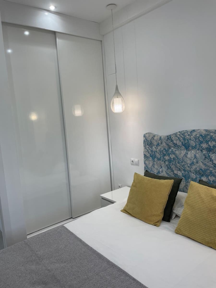 2 bedroom Apartment for sale in Torremolinos with pool - € 325,000 (Ref: 9721625)