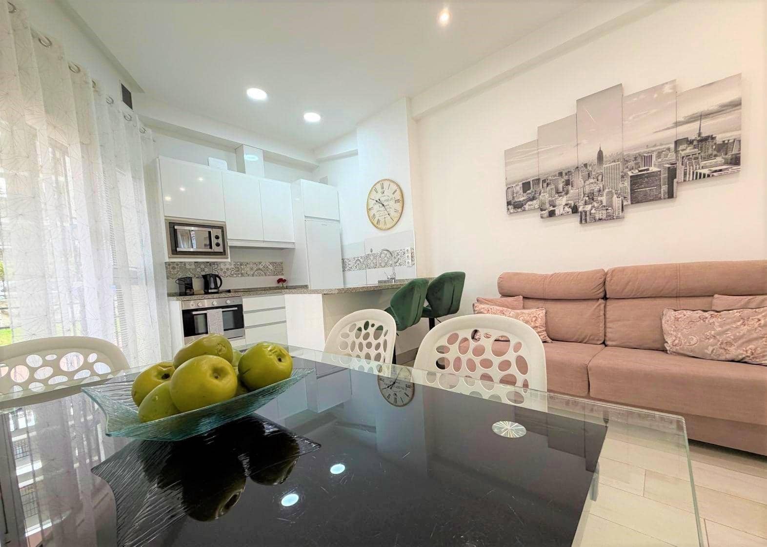 2 bedroom Apartment for sale in Torremolinos with pool - € 325,000 (Ref: 9721625)